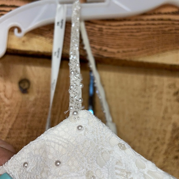 BRAND NEW WEDDING DRESS - Picture 5 of 6